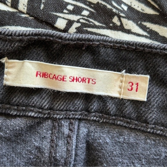 Levi’s Women’s Ribcage Shorts 31 Charcoal Raw Hem Rodeo Summer Beach Festival - Picture 7 of 10